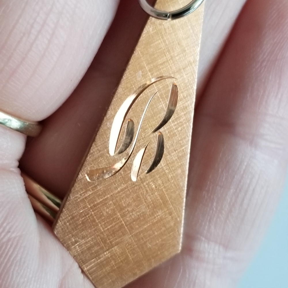 Relisted -Vintage letter B pendant copper silver tone engraved alphabet - Picture 3 of 11